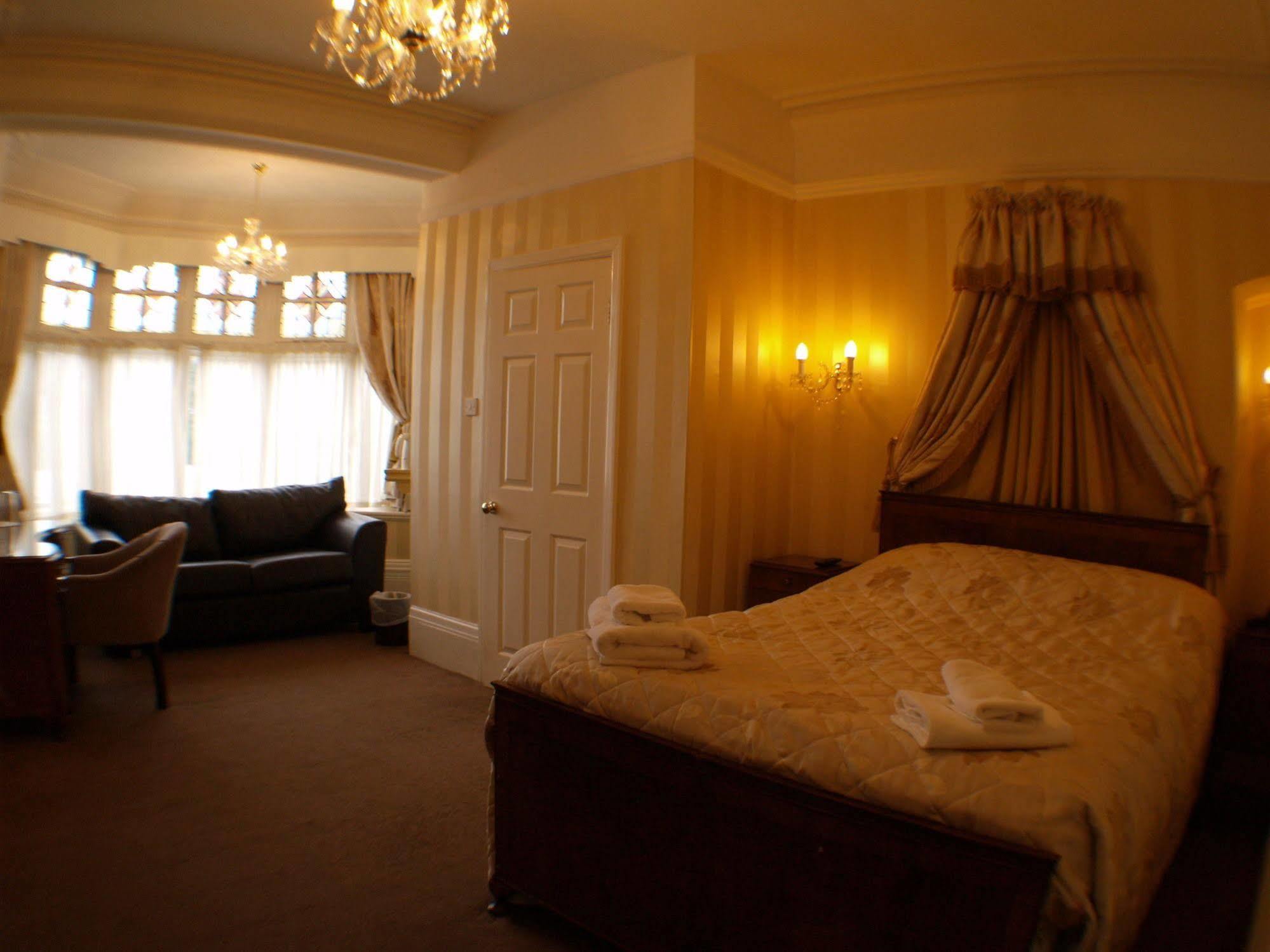 NormanHurst Hotel Sale Eksteriør bilde