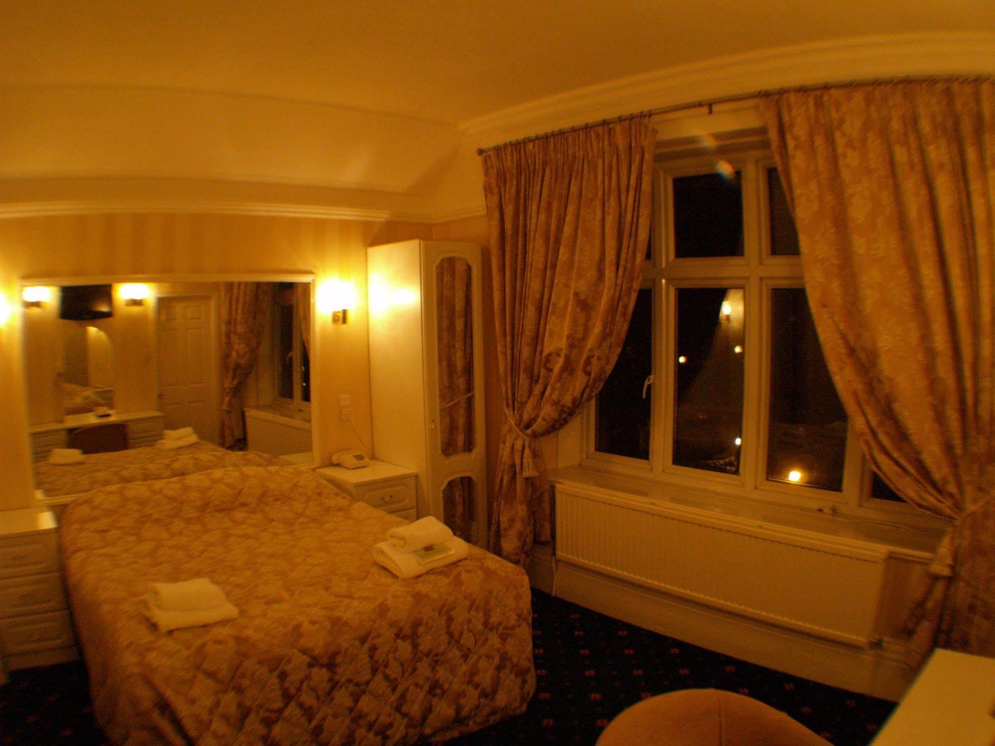 NormanHurst Hotel Sale Eksteriør bilde